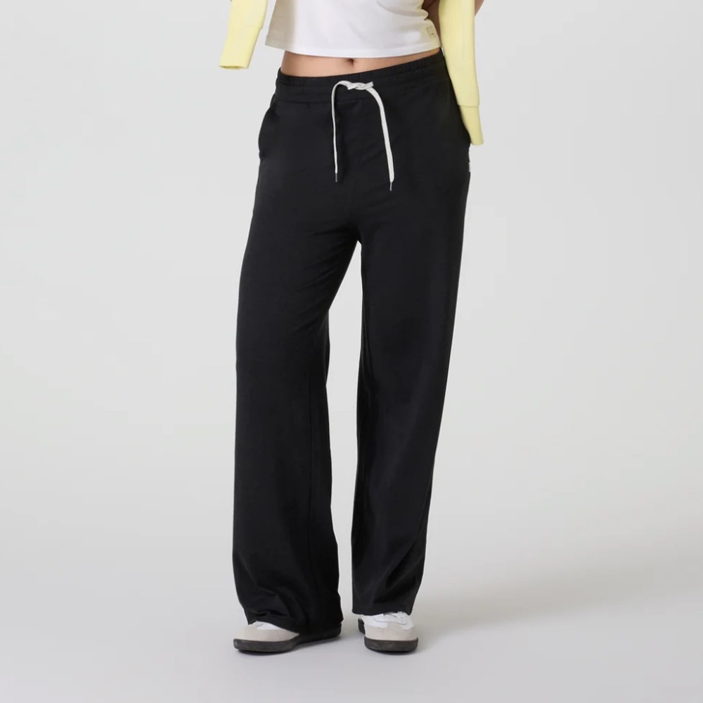 Vuori Halo Essential Wideleg Pant in Black Heather
